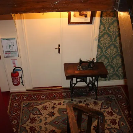 Du Beffroy Hotel 2*